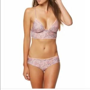 NWT - O’Neill Floral Swimsuit!